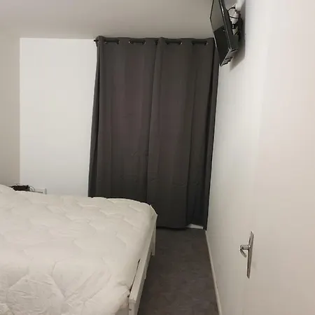 2 Chambres, Proximite Plage, Commerces Et Centre *