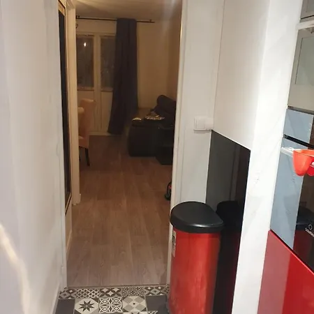 2 Chambres, Proximité Plage, Commerces Et Centre Apartamento