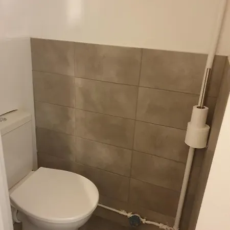 2 Chambres, Proximité Plage, Commerces Et Centre